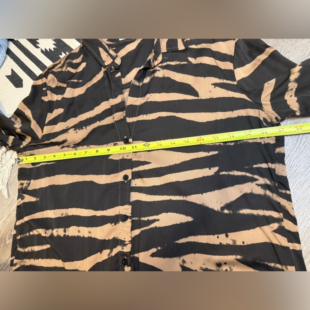 Bella Dahl Monterey Zebra Stripe-Print Woven Shirt Medium - Picture 6 of 9